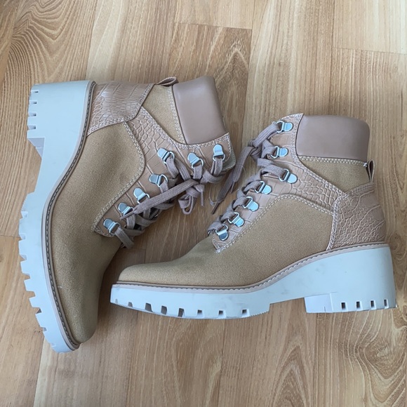 DolceVita Booties - Picture 5 of 12